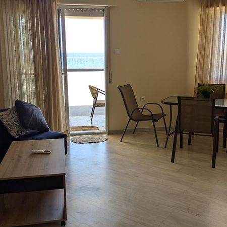 Beachfront Apartment Неа-Муданія Екстер'єр фото
